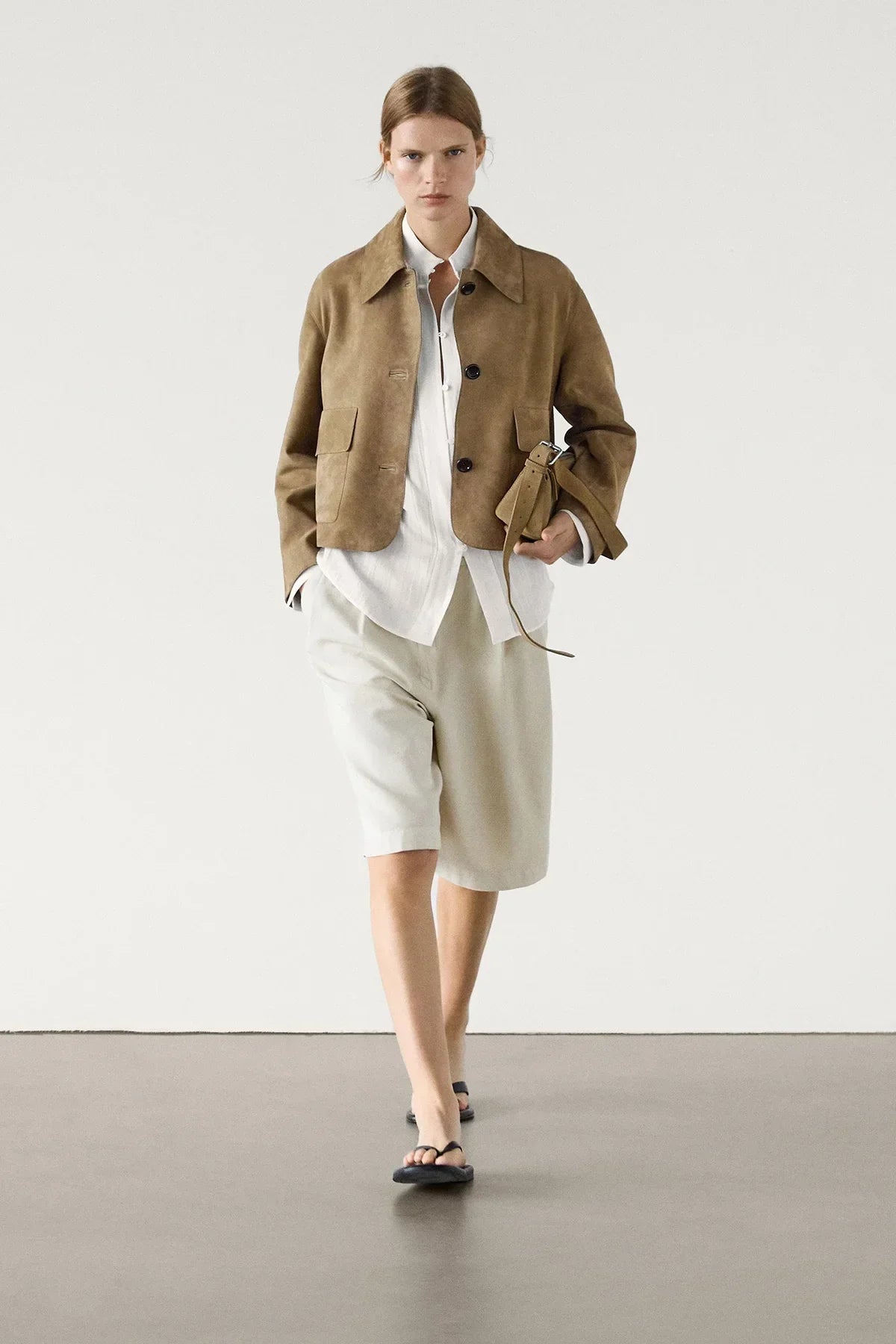 Getailleerde Dames Jas met Suede Look en Korte Pasvorm