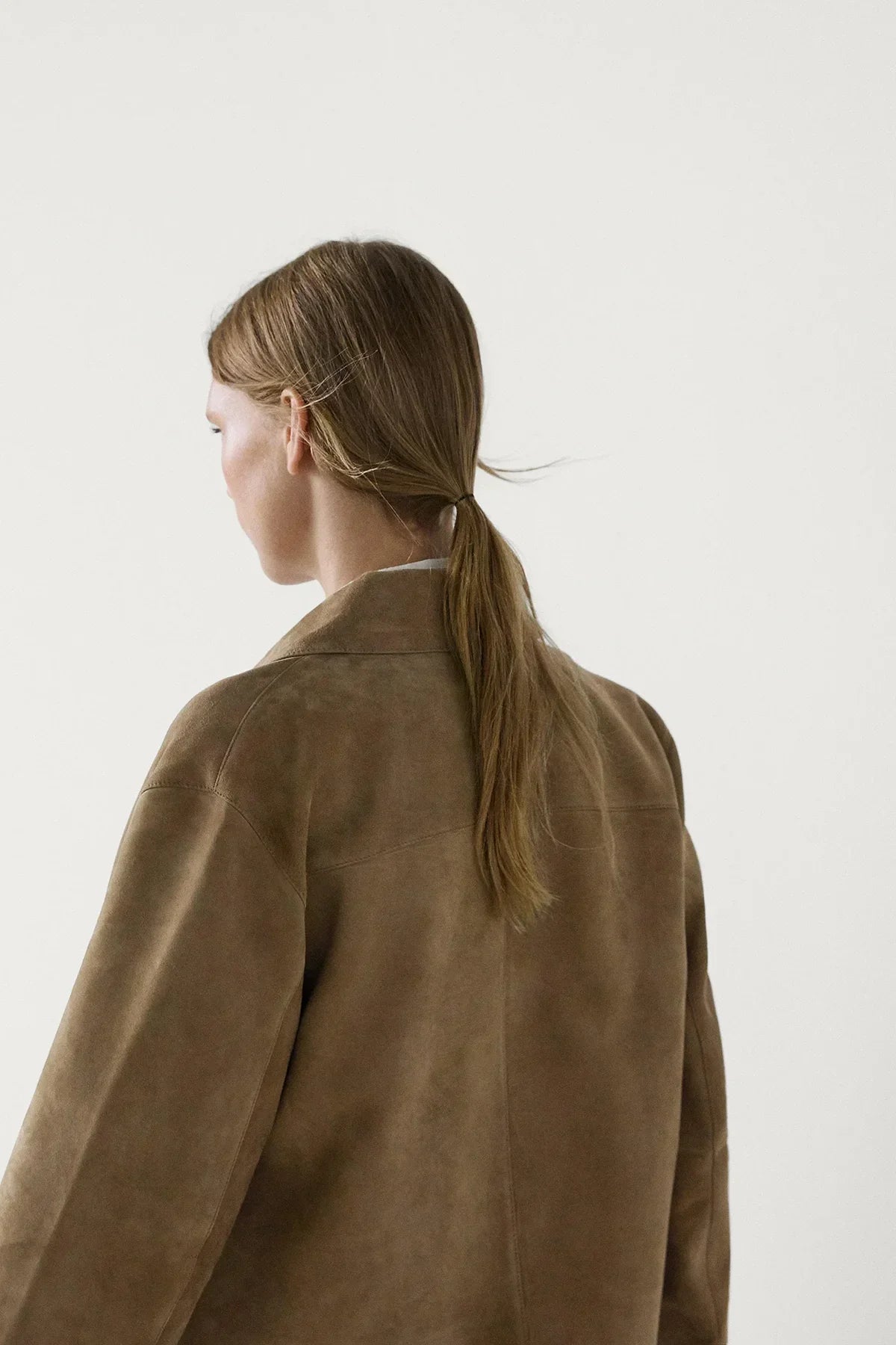 Getailleerde Dames Jas met Suede Look en Korte Pasvorm