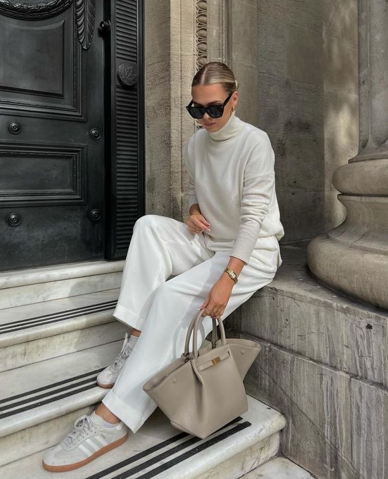 Tassa | Luxe Oversized Schoudertas met Gouden Sluiting