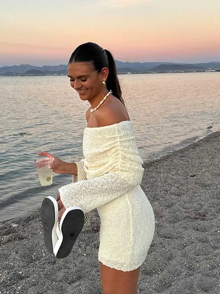 Theressa | Off-Shoulder Mini-Jurk met Verleidelijke Textuur